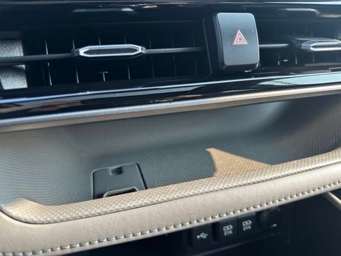 Used 2021 Toyota Highlander XLE AWD/4WD image 67