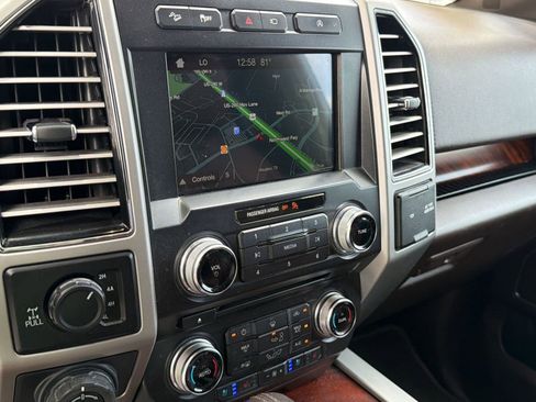 Used 2018 Ford F150 King Ranch w/ Equipment Group 601A Luxury AWD/4WD image 23