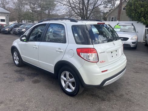 Used 2009 Suzuki SX4 AWD Hatchback image 9