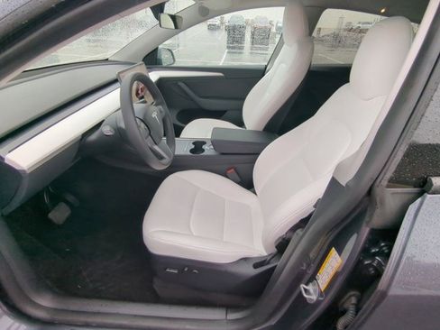 Used 2023 Tesla Model Y Long Range image 8