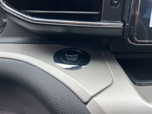 Used 2024 Ford Explorer XLT w/ Equipment Group 202A image 31