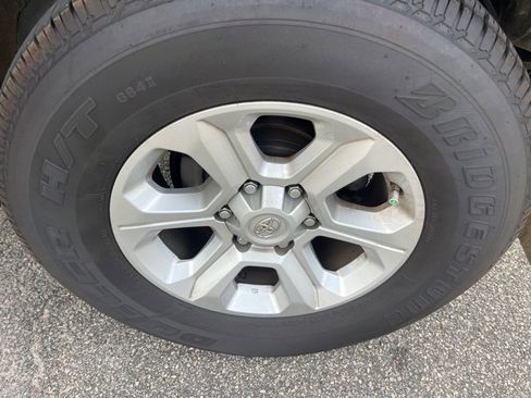 Used 2020 Toyota 4Runner SR5 image 32