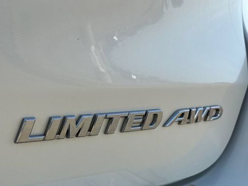 Used 2018 Toyota Highlander Limited Platinum AWD/4WD image 9
