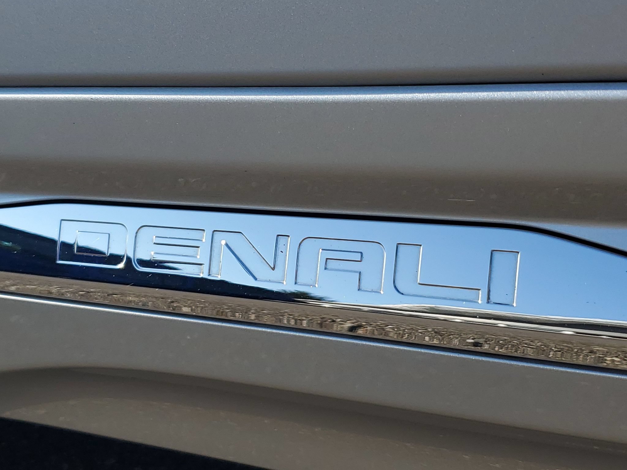 Used 2019 GMC Terrain Denali w/ Advanced Safety Package FWD image 8