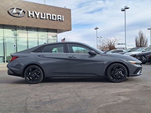 New 2026 Hyundai Elantra SEL Sport image 2