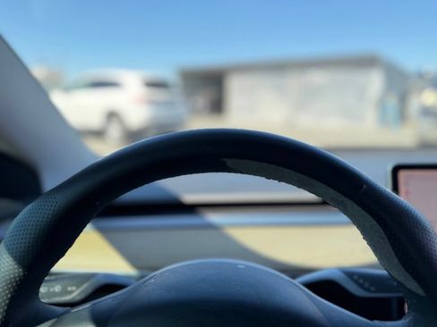 Used 2022 Tesla Model 3 Long Range AWD/4WD image 10