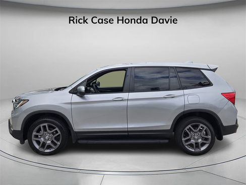 Used 2023 Honda Passport EX-L image 4