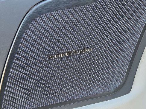 Certified 2023 Volvo XC60 B5 Ultimate image 25