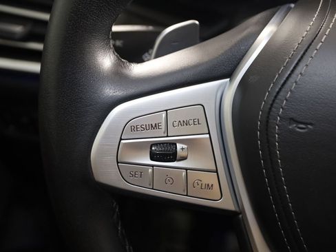 Used 2022 BMW X7 xDrive40i w/ Premium Package AWD/4WD image 38