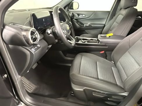 Used 2026 Chevrolet Equinox LT FWD image 12
