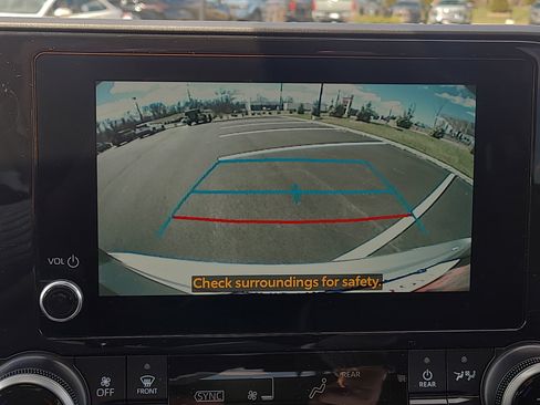 Certified 2025 Toyota Highlander XLE image 26