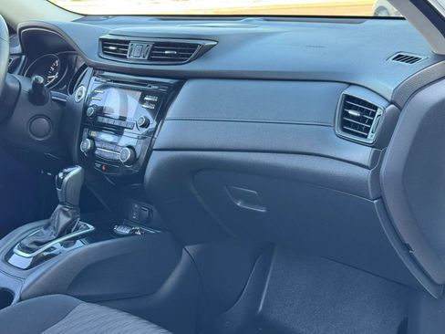 Used 2017 Nissan Rogue SV AWD/4WD image 36