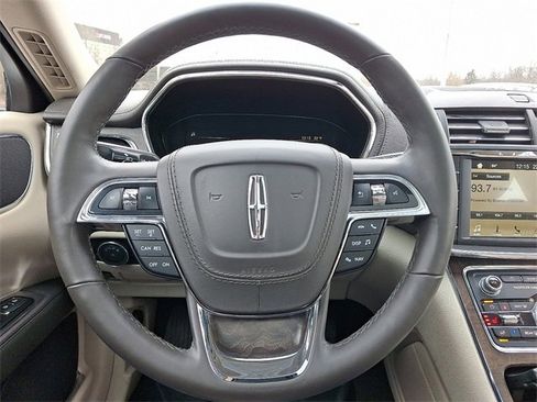 Used 2018 Lincoln Continental Select w/ Continental Climate Package image 20