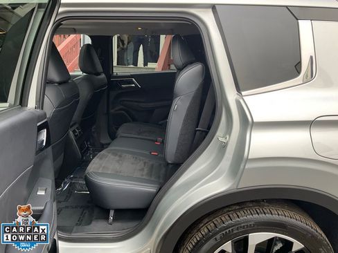 Used 2024 Mitsubishi Outlander SE image 7