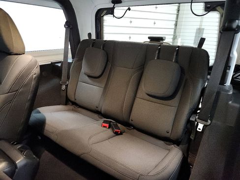 Used 2019 Jeep Wrangler Sport image 12