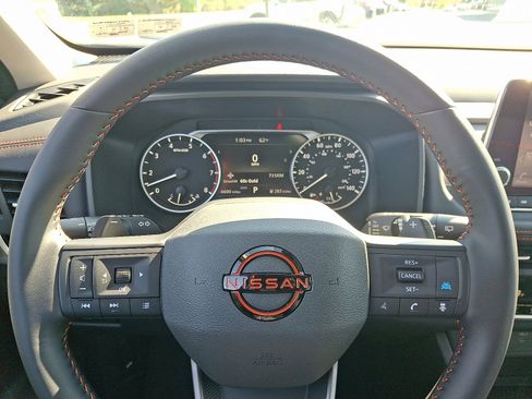 Certified 2025 Nissan Rogue SV image 15