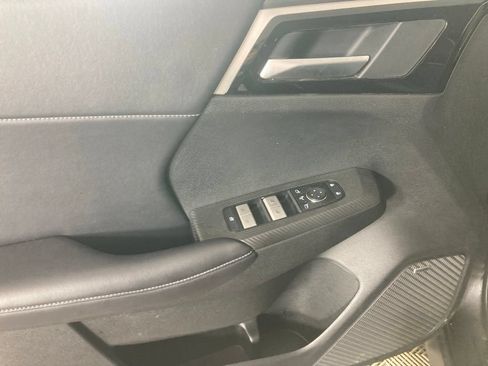 Used 2025 Mitsubishi Outlander SE AWD/4WD image 11