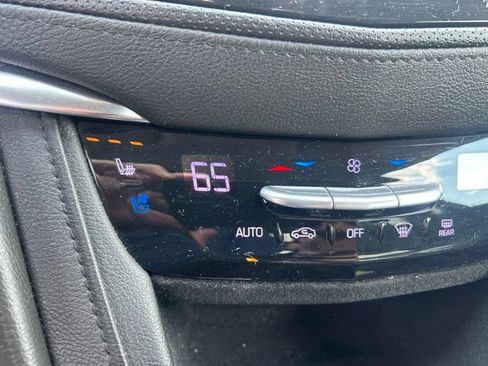 Used 2018 Cadillac XT5 Premium Luxury w/ Driver Assist Package AWD/4WD image 11