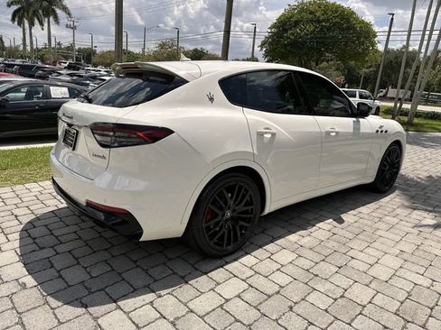 Used 2022 Maserati Levante GT AWD/4WD image 37