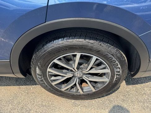 Used 2019 Volkswagen Tiguan SE w/ Panoramic Sunroof Package AWD/4WD image 11