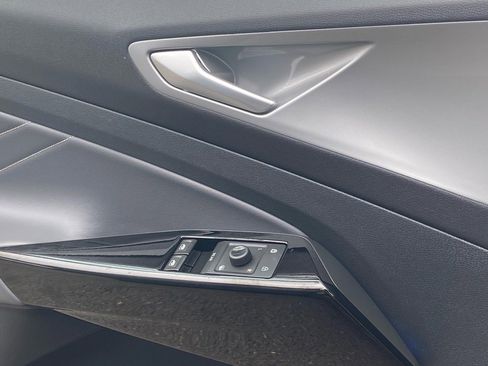 Certified 2024 Volkswagen ID.4 S image 17