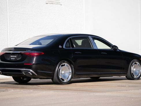 Used 2021 Mercedes-Benz Maybach S 580 Mercedes-Maybach S 580 4MATIC image 4