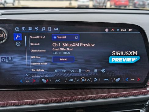 Used 2025 Chevrolet Traverse Z71 w/ Driver Confidence Package image 31