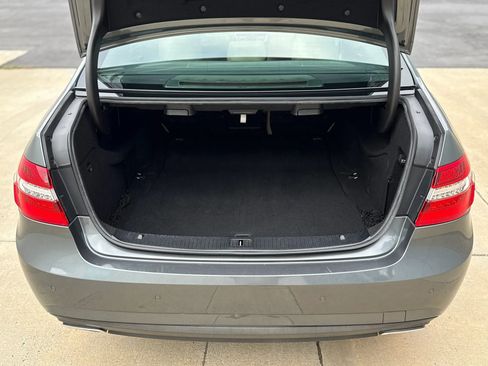 Used 2011 Mercedes-Benz E 550 Sedan image 38