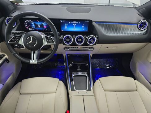 Used 2025 Mercedes-Benz GLA 250 4MATIC image 17