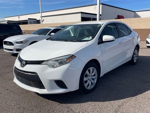 Used 2015 Toyota Corolla LE image 4