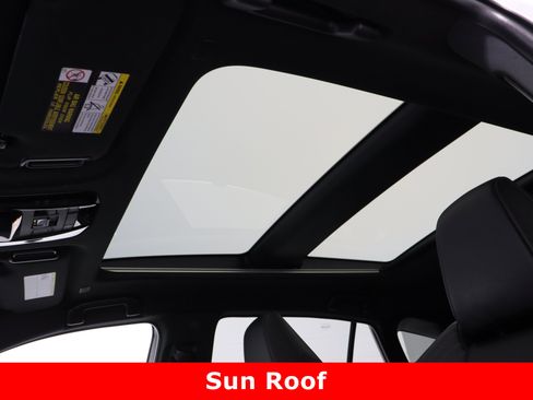 Used 2024 Toyota Venza LE image 29