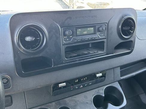 Used 2019 Mercedes-Benz Sprinter 144 image 28