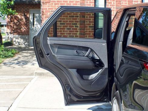 Used 2024 Land Rover Range Rover Sport SE image 46