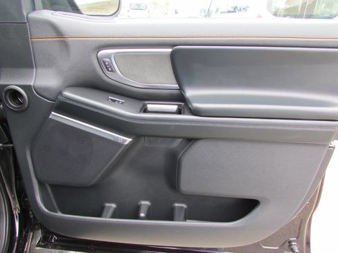 Used 2025 Ford Expedition Tremor image 21