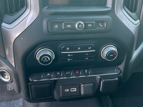 Used 2022 Chevrolet Silverado 1500 Custom image 6