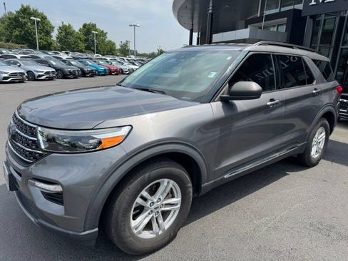 Used 2021 Ford Explorer XLT w/ Equipment Group 202A AWD/4WD image 22