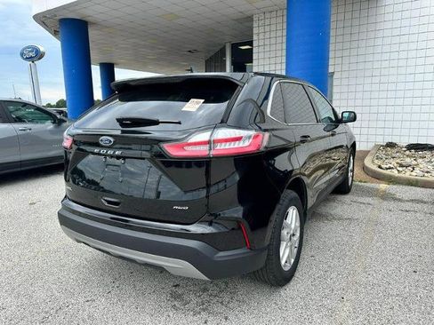 Certified 2023 Ford Edge SEL w/ Convenience Package AWD/4WD image 3