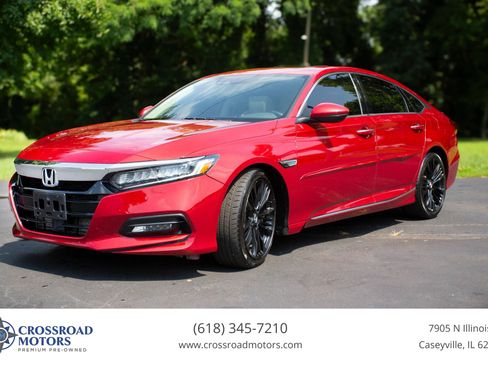 Used 2018 Honda Accord Touring image 1