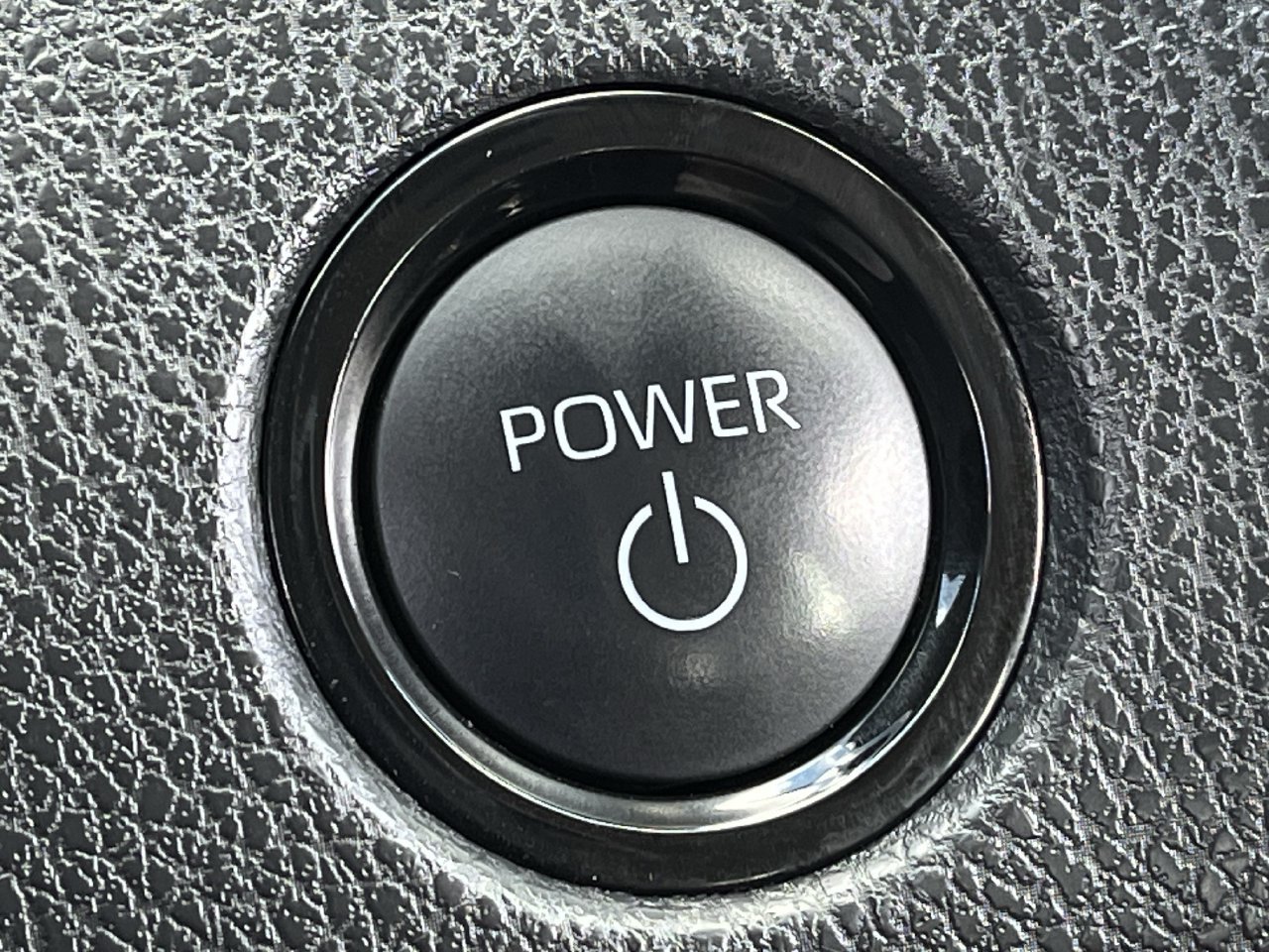 Used 2025 Toyota Camry LE FWD image 19
