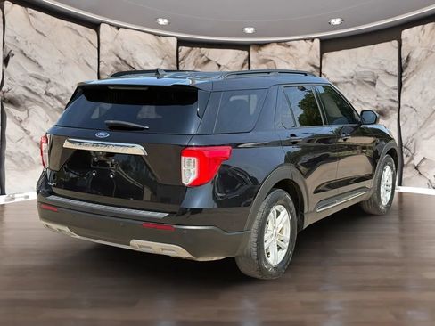 Used 2021 Ford Explorer XLT w/ Equipment Group 202A RWD image 6