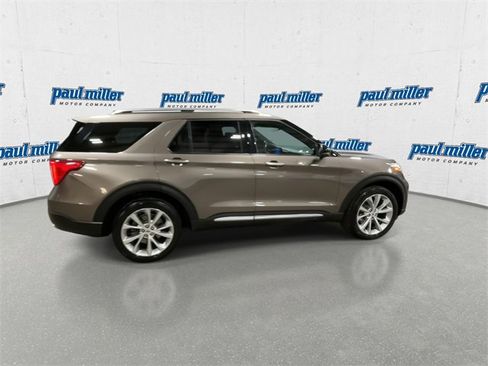 Used 2021 Ford Explorer Platinum image 12