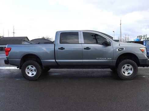 Used 2018 Nissan Titan S w/ S Utility Package image 4