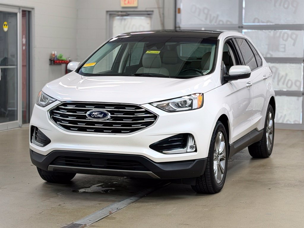 Used 2019 Ford Edge Titanium w/ Cold Weather Package AWD/4WD image 3