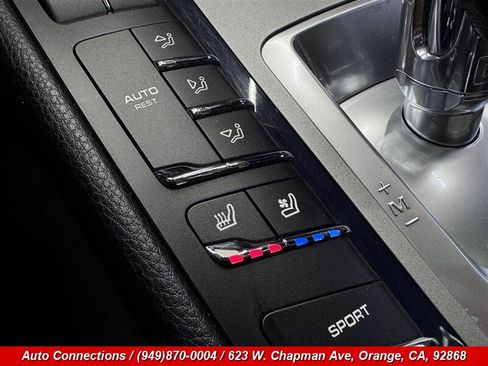 Used 2012 Porsche Panamera image 17