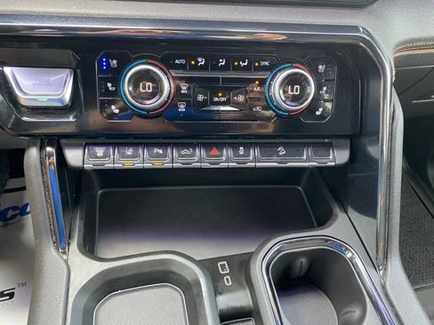 Used 2024 GMC Sierra 2500 AT4 w/ AT4 Premium Plus Package AWD/4WD image 19