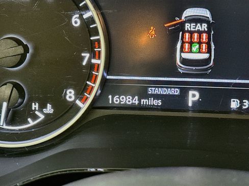 Used 2025 Nissan Pathfinder SV FWD image 19