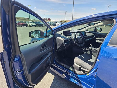 Used 2024 Toyota Prius LE AWD/4WD image 17