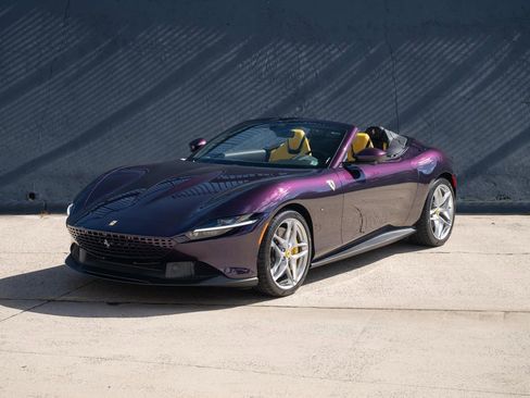 Used 2024 Ferrari Roma Spider image 5