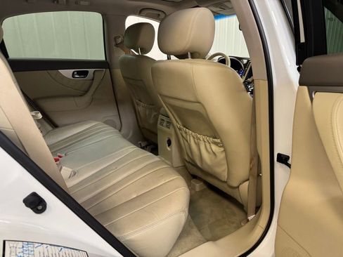 Used 2014 INFINITI QX70 2WD w/ Premium Package image 24