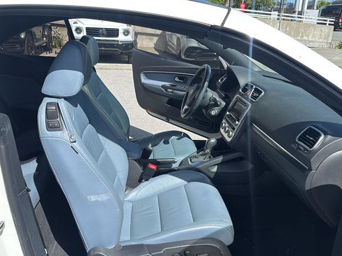 Used 2014 Volkswagen Eos Executive FWD image 12
